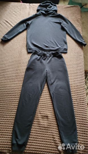 Спортивный костюм женский