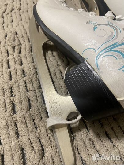 Коньки фигурные Bella