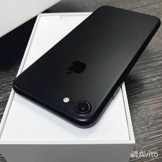 Смартфон Apple iPhone 7 32GB Black (mn8x2ru/A)