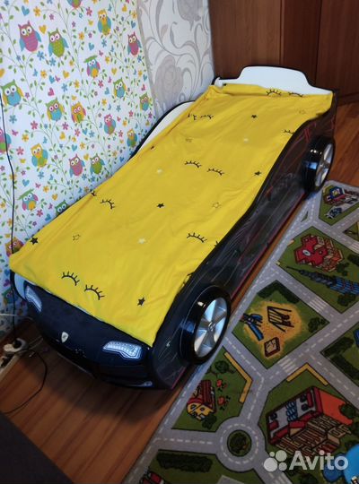 Детская кровать машинка с матрасом бу