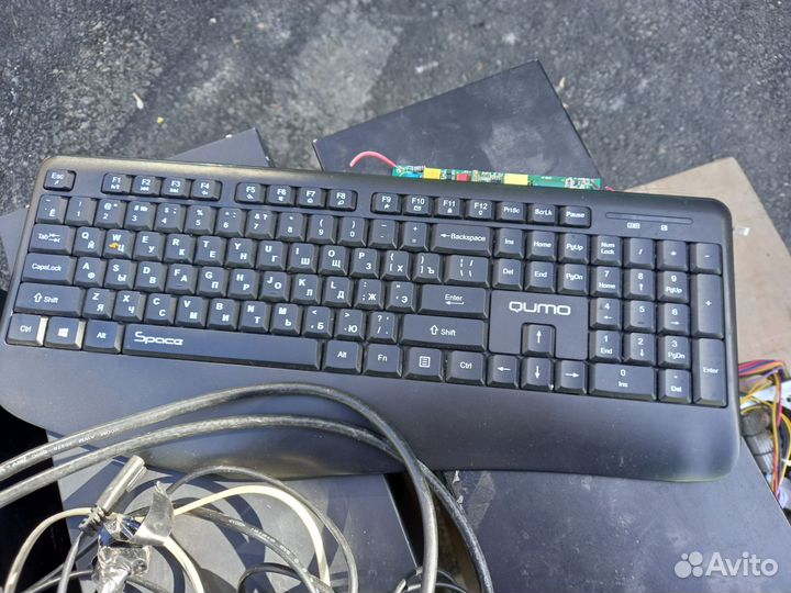 Коробка деталей для сборки компьютеров