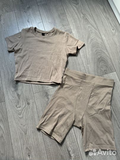 Костюм женский с велосипедками и футболкой