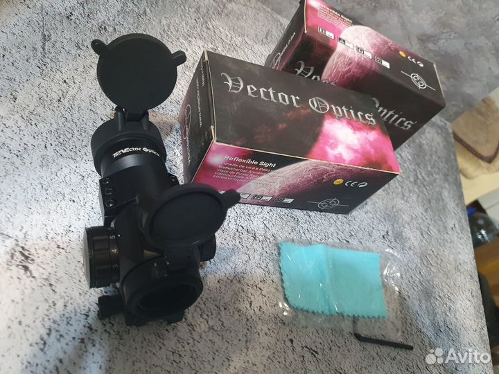 Коллиматор Vector Optics Stinger 1x28 на Weaver