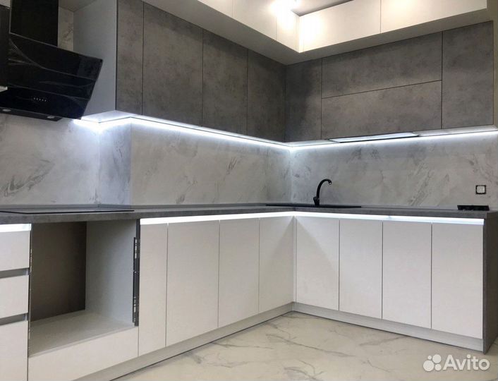 Кухня угловая на заказ.мдф фасады