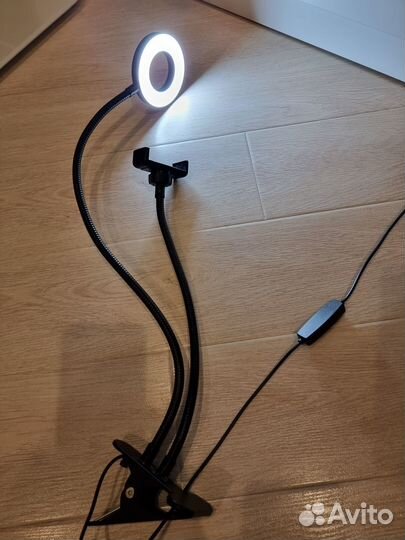 Кольцевая настольная LED лампа