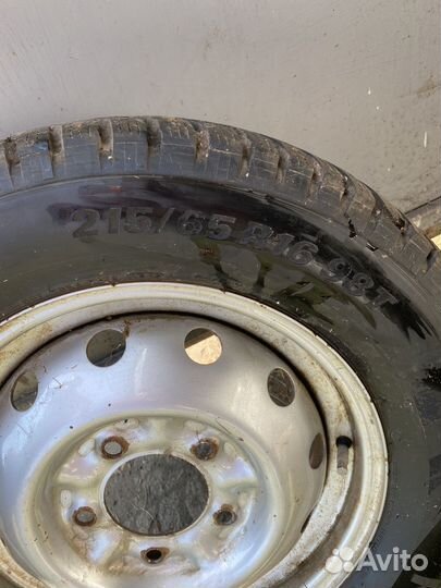 Kumho WinterCraft Ice WI31 215/65 R16 98T