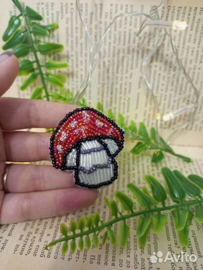 Брошь из бисера