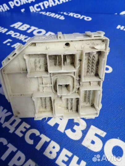 Блок предохранителей салона Toyota Rav4 кроссовер