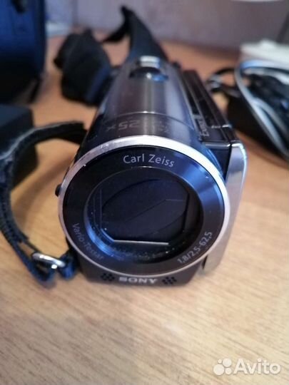 Цифровая видеокамера sony