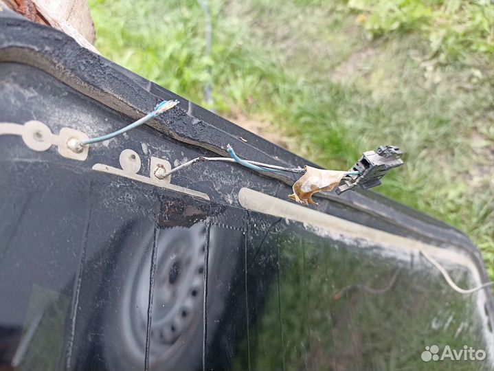 Стекло заднее Mercedes w210 1997г седан