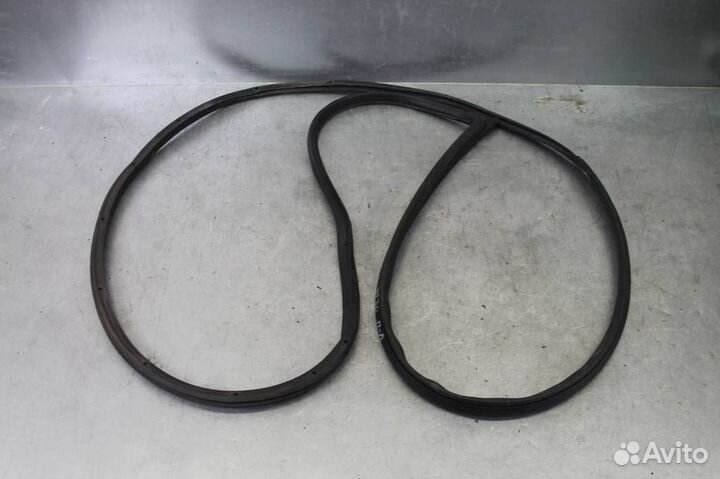 Уплотнитель двери передней левой Nissan X-Trail T