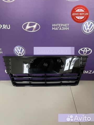 Решетка бампера глянцевая черная Ford Focus 3