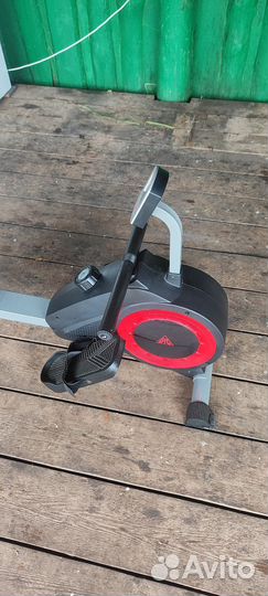 Гребной тренажер