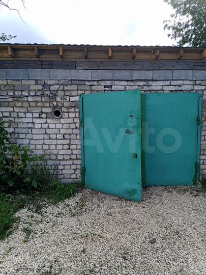 Гараж, > 30 м²