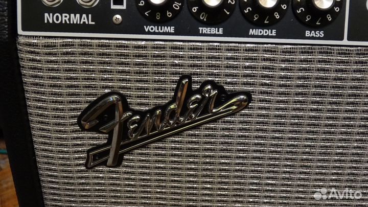 Fender 65 Twin Reverb 85 Watts 2-12 Jensen Black