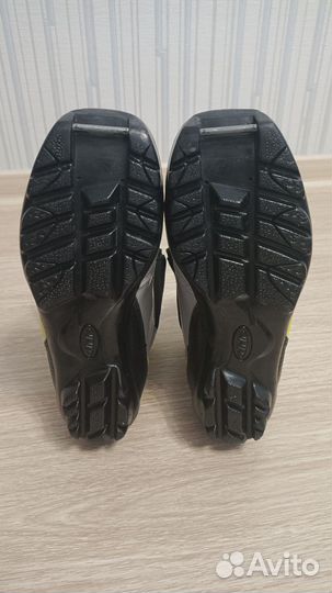 Лыжные ботинки р.35