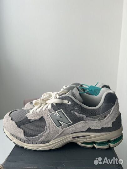 New balance 2002r refined future