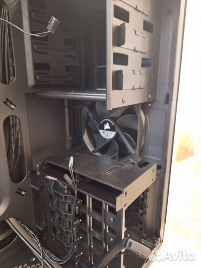 Продам корпус Corsair