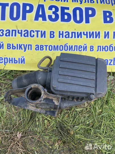 Корпус воздушного фильтра Volkswagen Golf 4