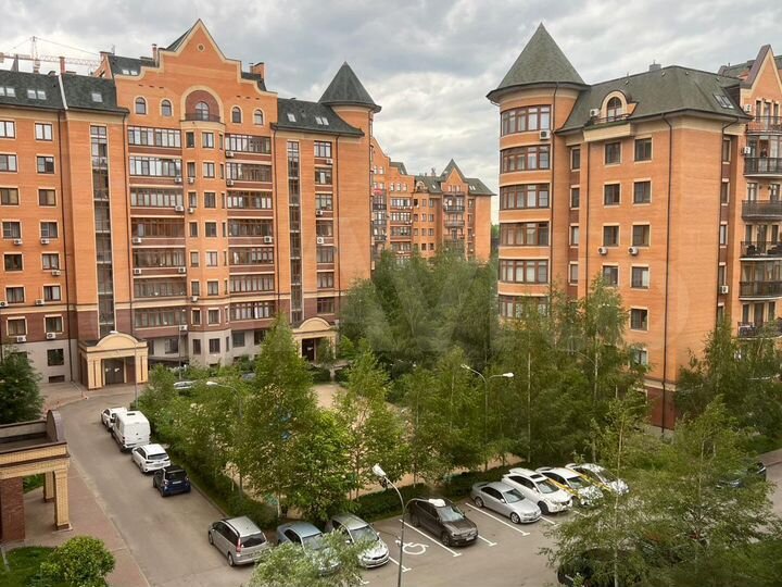 3-к. квартира, 81 м², 5/8 эт.