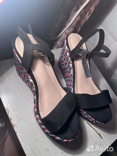 Босоножки 37