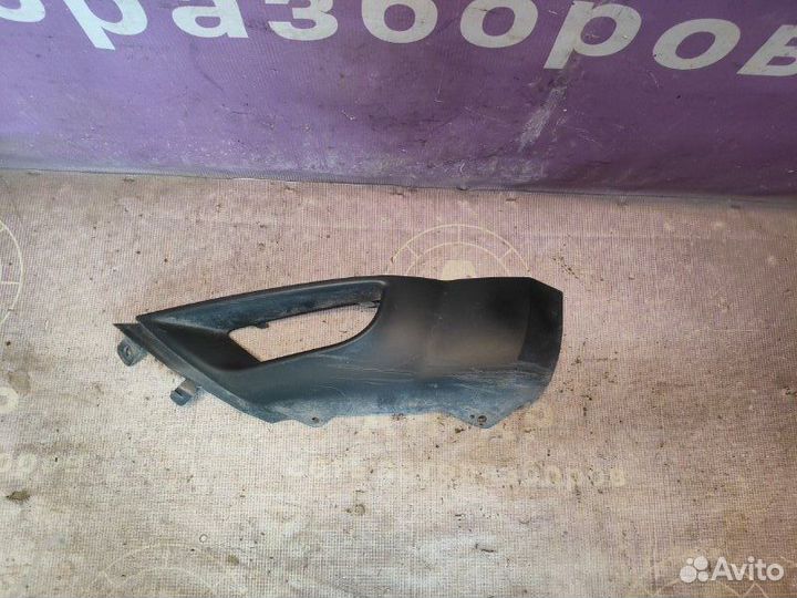 Накладка на бампер передняя правая Mitsubishi