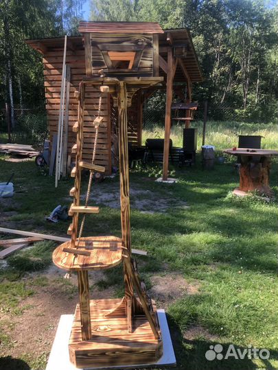 Садовый домик кормушка для белок и птиц