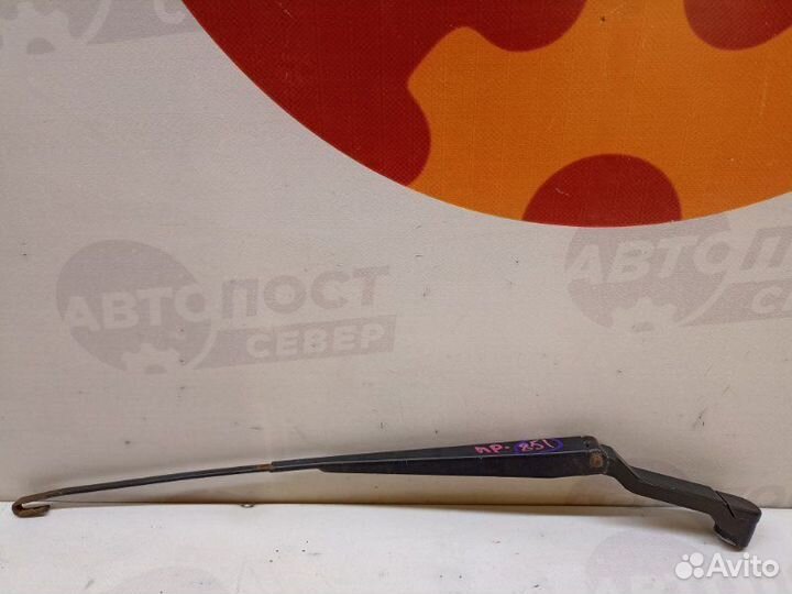 Поводок стеклоочистителя правый Geely Emgrand EC7