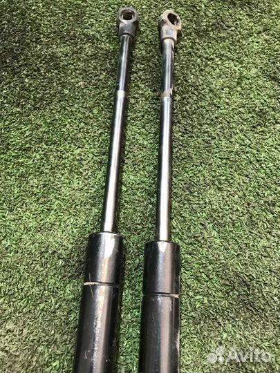 Амортизатор багажника задний Bmw 5-Series E39