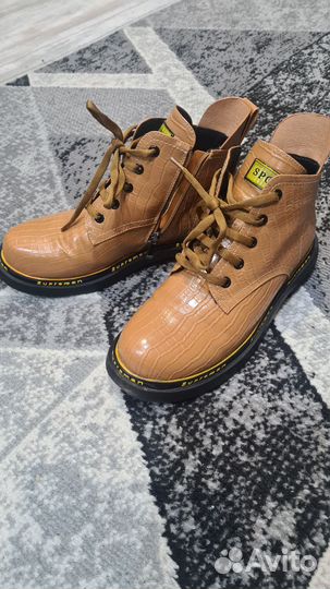 Ботинки женские 39 размер