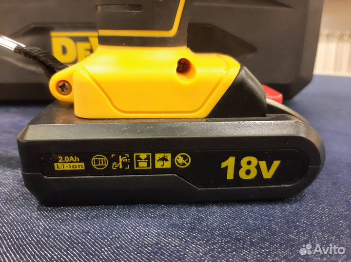 Шуруповерт dewalt 18v