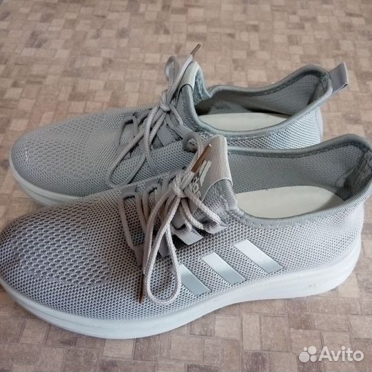 Новые кроссовки adidas женские