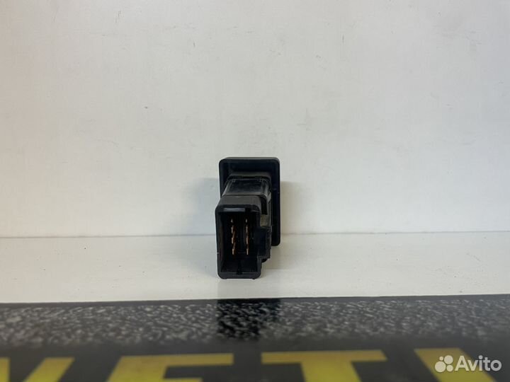 Кнопка аварийной сигнализации Логан Logan 2005