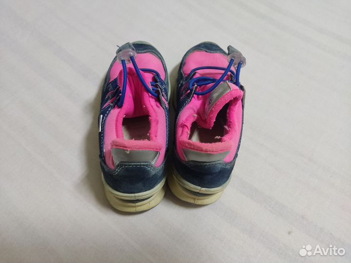 Кроссовки детские 28 размер на девочку