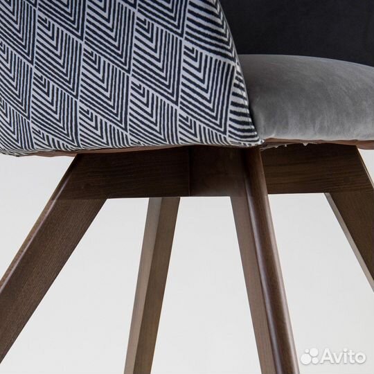 Мягкий стул кресло со спинкой