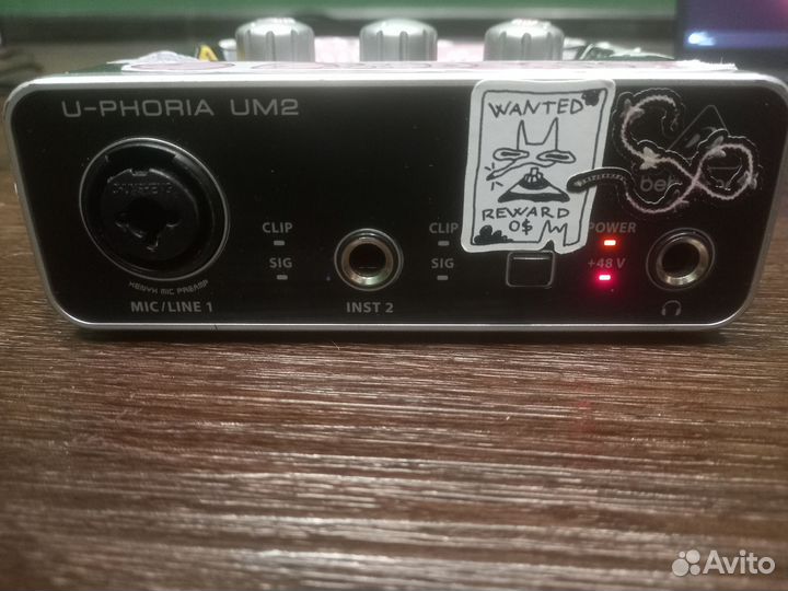 Звуковая карта behringer um2