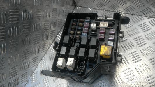 Блок предохранителей hyundai santa FE 1 (99K15M101