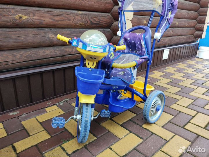 Трехколесный велосипед