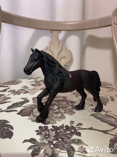 Schleich Фризская кобыла