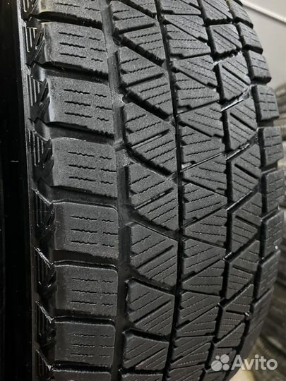 Bridgestone Blizzak DM-V3 225/60 R18 100Q
