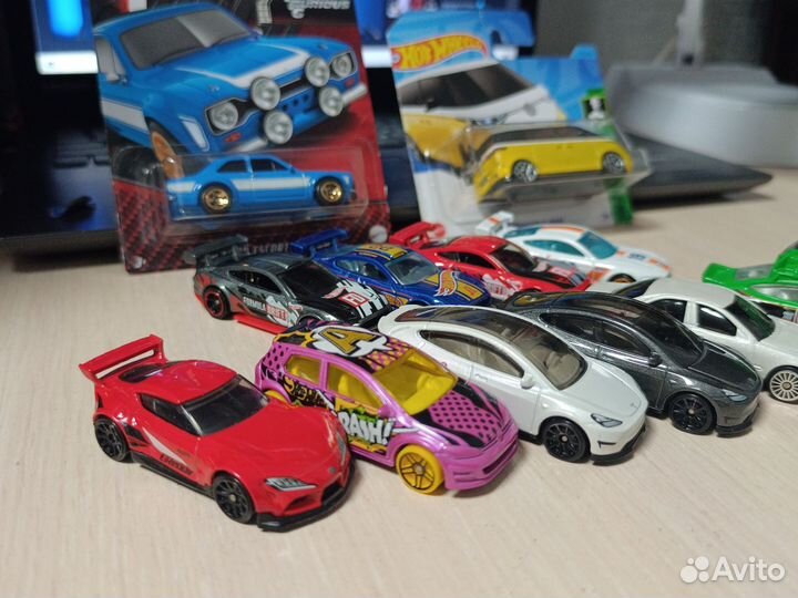Машинки hot wheels