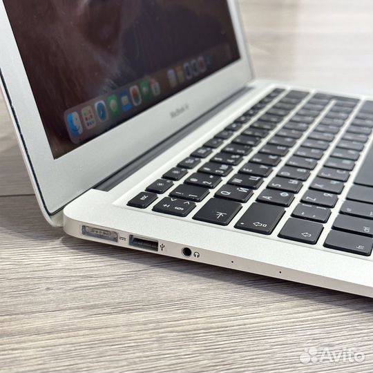 Apple MacBook Air 13 дюймов / i5 / 4gb / 128gb SSD
