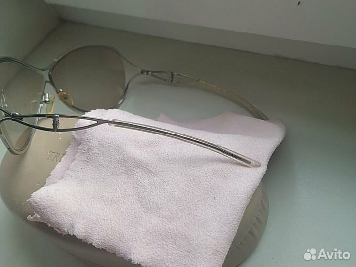 Очки солнцезащитные