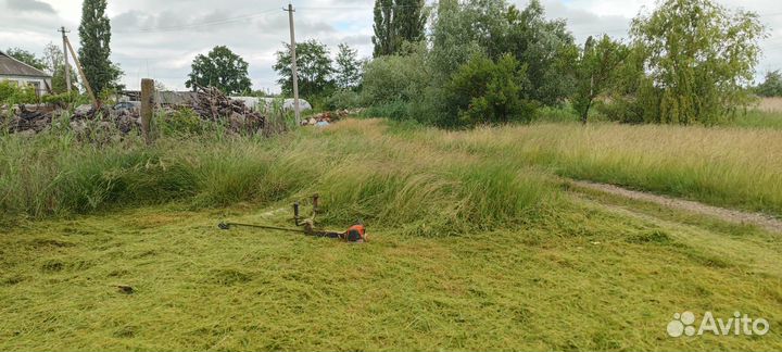 Покос травы триммером