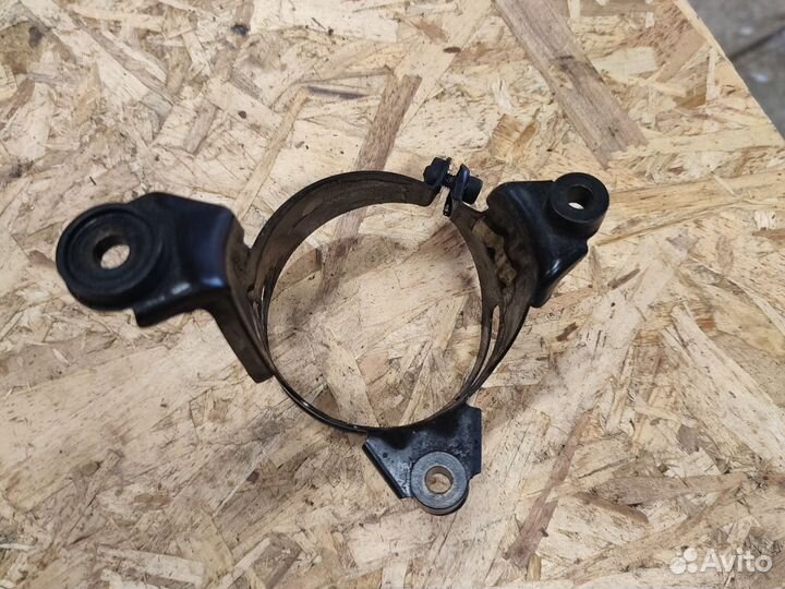 Мерседес W211 крепление топливного фильтра