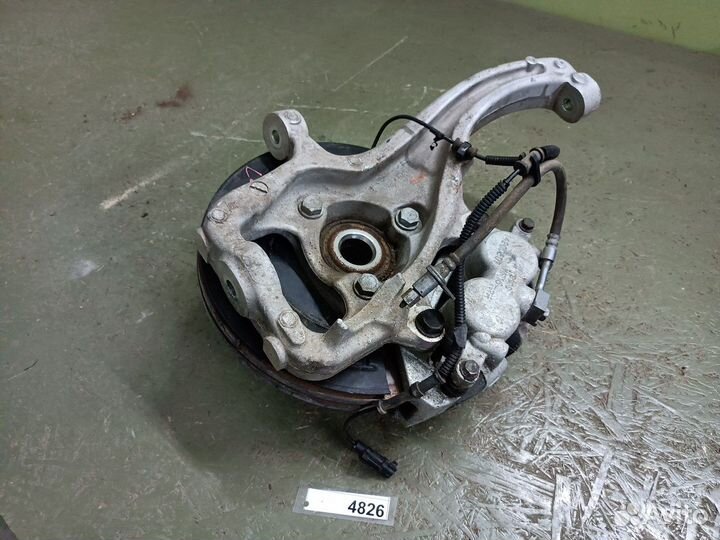 Кулак поворотный правый