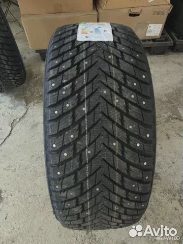 Zmax Winternova Stud II 275/40 R21 107T
