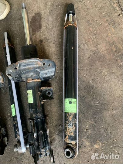 Продою стойки kia optima комплект