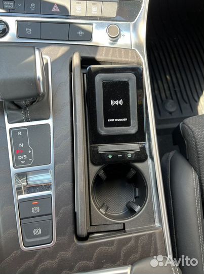 Беспроводная зарядка в авто Audi A6 C8