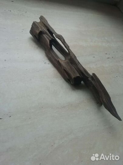 Коряга,камень